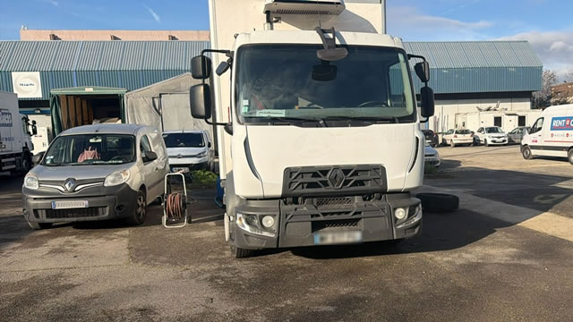 Dépannage et remplacement d'un coussin d'air de suspension pneumatique sur camion poids lourd