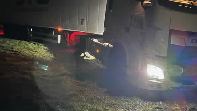 Dépannage Remorquage Poids lourds PL en urgence 24/7