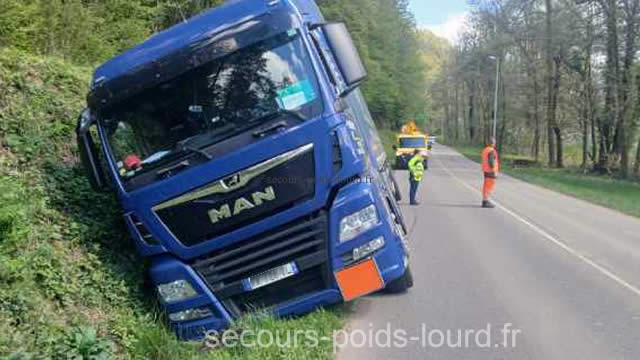 Treuillage, relevage et grutage de poids lourds en Isère