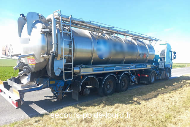 Dépannage poids lourd en panne sur la route